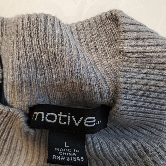 Motive Knit grey turtleneck - Picture 8 of 11